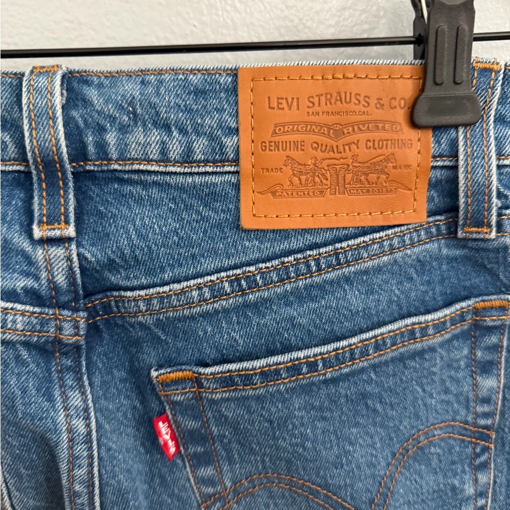 Levi's Blue Jeans Wedgie Straight Button Fly Women’s 24” - Picture 3 of 6